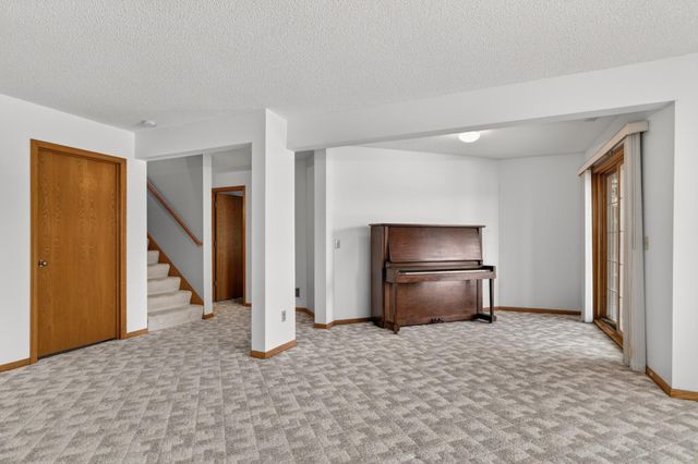 16125 Crystal Hills Drive, Lakeville, MN 55044