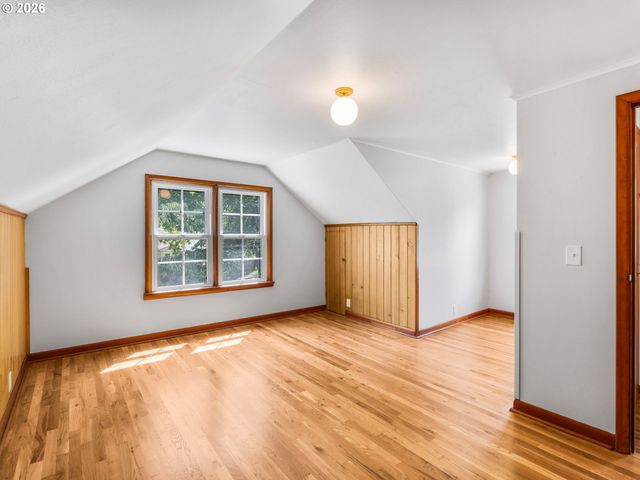 4430 Se WOODWARD St, Portland, OR 97206