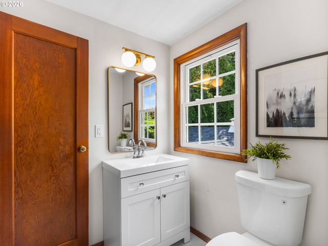 4430 Se WOODWARD St, Portland, OR 97206