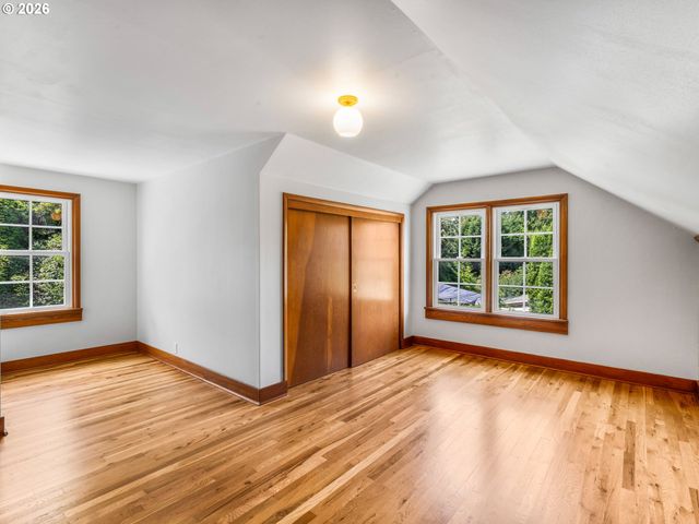 4430 Se WOODWARD St, Portland, OR 97206