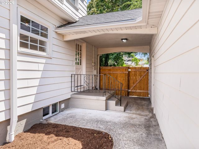 4430 Se WOODWARD St, Portland, OR 97206