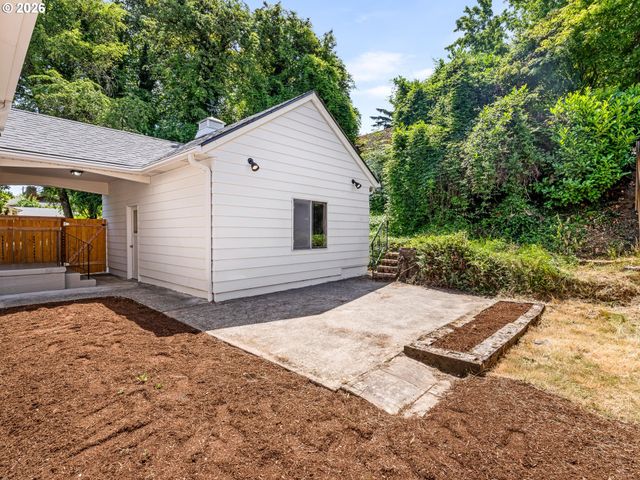 4430 Se WOODWARD St, Portland, OR 97206