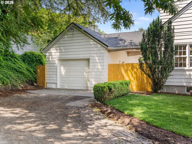 4430 Se WOODWARD St, Portland, OR 97206