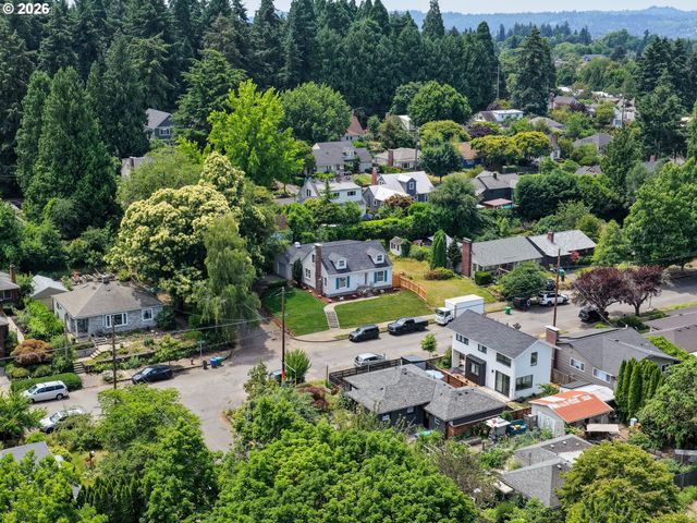 4430 Se WOODWARD St, Portland, OR 97206
