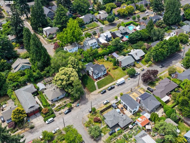 4430 Se WOODWARD St, Portland, OR 97206