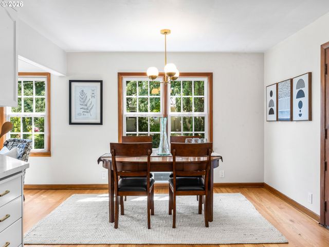 4430 Se WOODWARD St, Portland, OR 97206