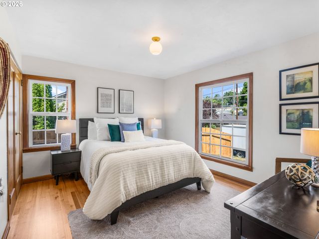 4430 Se WOODWARD St, Portland, OR 97206