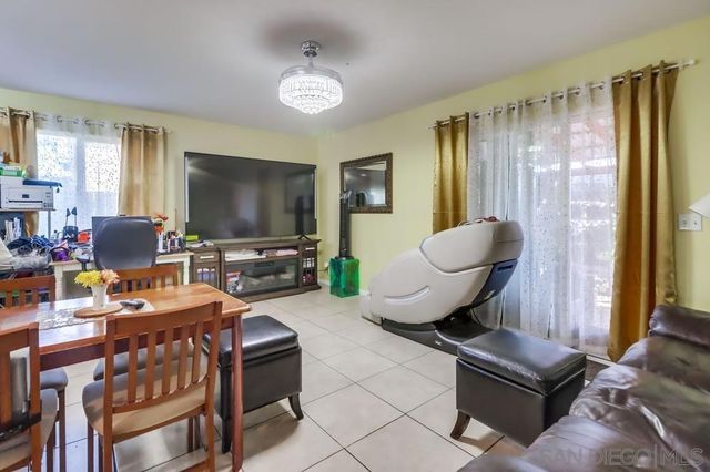 1236 Tobias Dr, Chula Vista, CA 91911