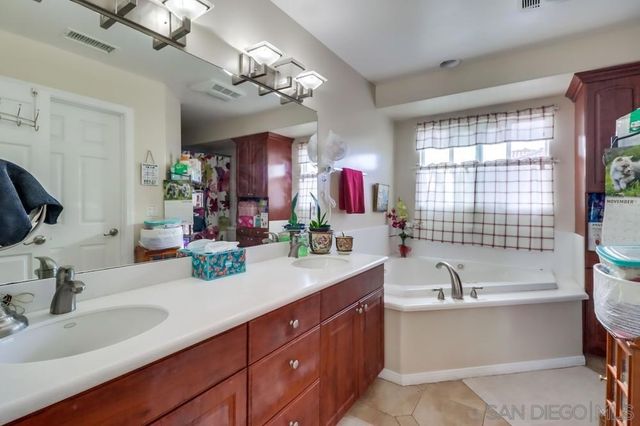 1236 Tobias Dr, Chula Vista, CA 91911