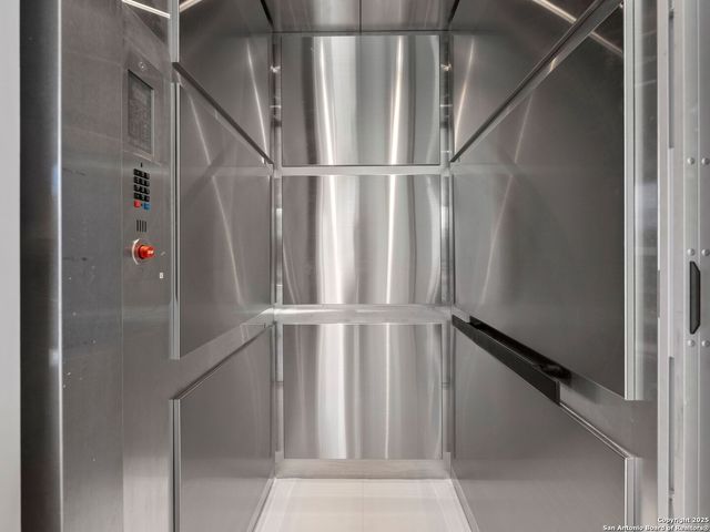 727 E Park Avenue, San Antonio, TX 78212