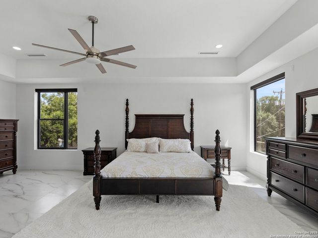 727 E Park Avenue, San Antonio, TX 78212