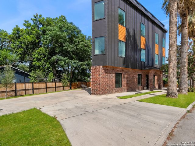 727 E Park Avenue, San Antonio, TX 78212
