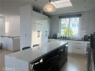 610 9th Street A, Hermosa Beach, CA 90254