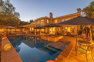 2124 Pamplona Ct, Escondido, CA 92025