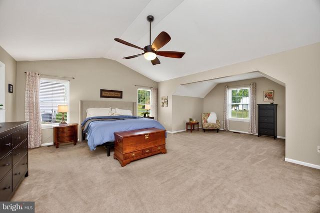 5009 SWAN DR, Phoenixville, PA 19460