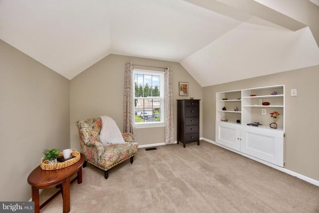 5009 SWAN DR, Phoenixville, PA 19460