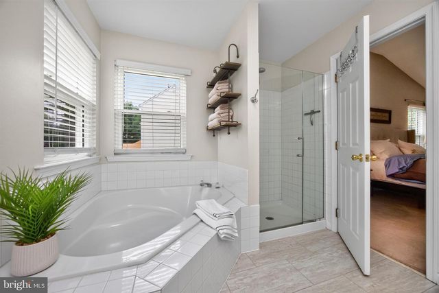 5009 SWAN DR, Phoenixville, PA 19460