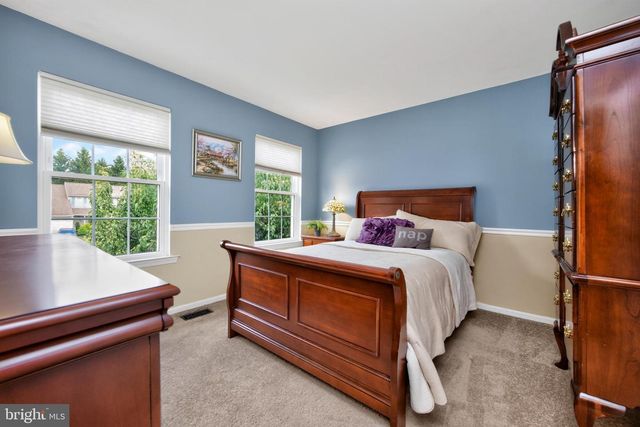 5009 SWAN DR, Phoenixville, PA 19460