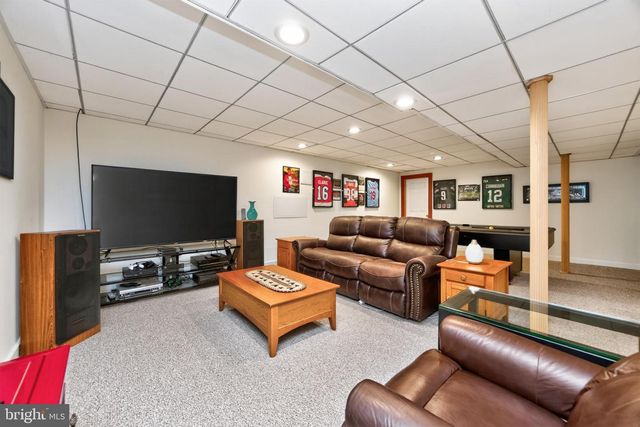 5009 SWAN DR, Phoenixville, PA 19460