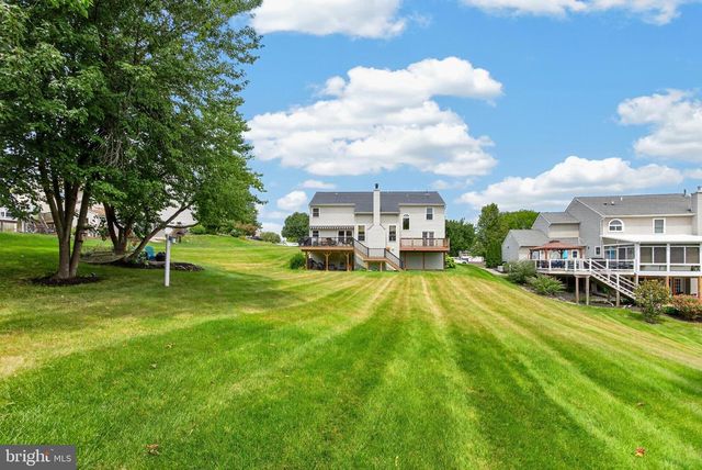 5009 SWAN DR, Phoenixville, PA 19460