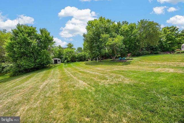 5009 SWAN DR, Phoenixville, PA 19460