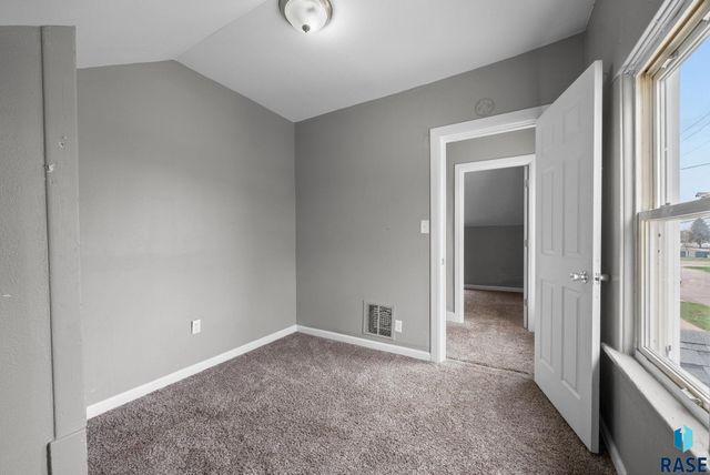 116 N Van Eps Ave Avenue, Sioux Falls, SD 57103