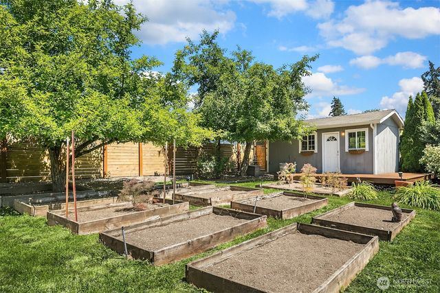 11220 196th Avenue NE, Redmond, WA 98052