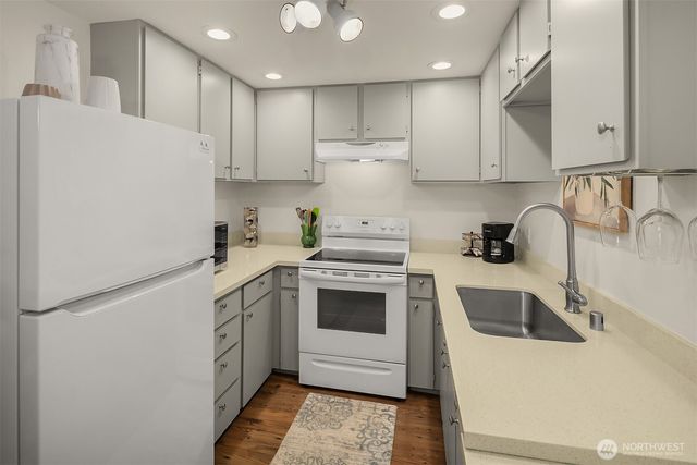 11220 196th Avenue NE, Redmond, WA 98052