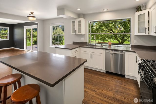 11220 196th Avenue NE, Redmond, WA 98052
