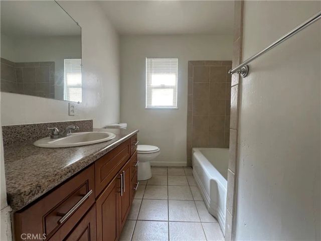 422 N Glenn, Fresno, CA 93701