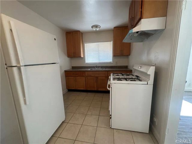 422 N Glenn, Fresno, CA 93701