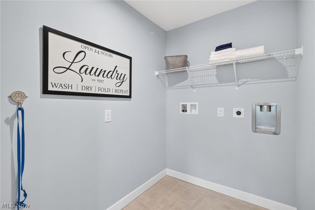 302 Ridgewater Drive, Elyria, OH 44035
