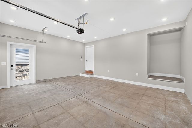 302 Ridgewater Drive, Elyria, OH 44035