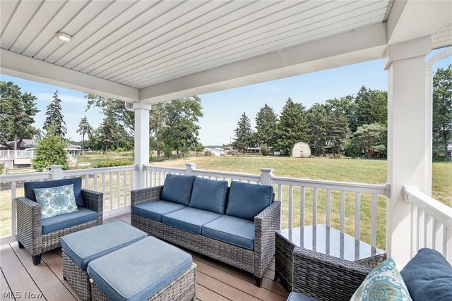 302 Ridgewater Drive, Elyria, OH 44035