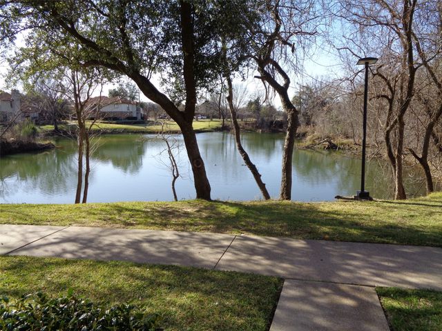 934 Turtle Cove 156, Irving, TX 75060
