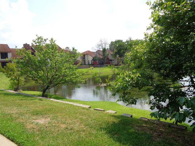 934 Turtle Cove 156, Irving, TX 75060