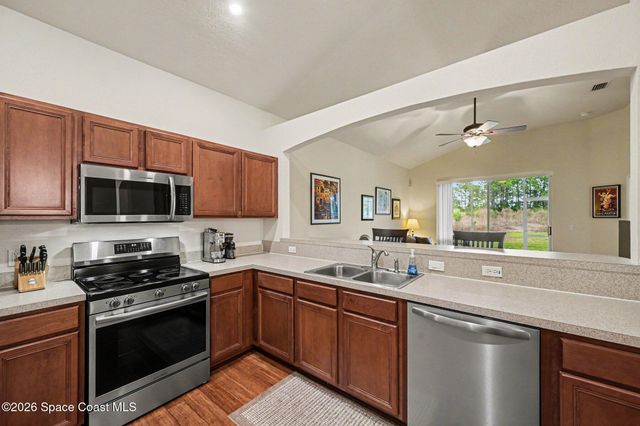1964 Muirfield Way SE, Palm Bay, FL 32909
