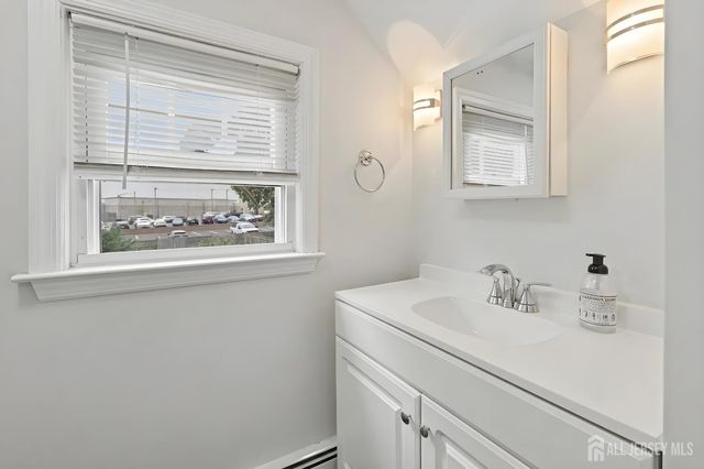 18 Tappen Street, Avenel, NJ 07001