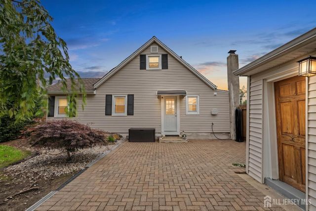 18 Tappen Street, Avenel, NJ 07001