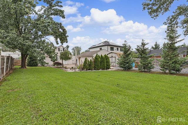 18 Tappen Street, Avenel, NJ 07001
