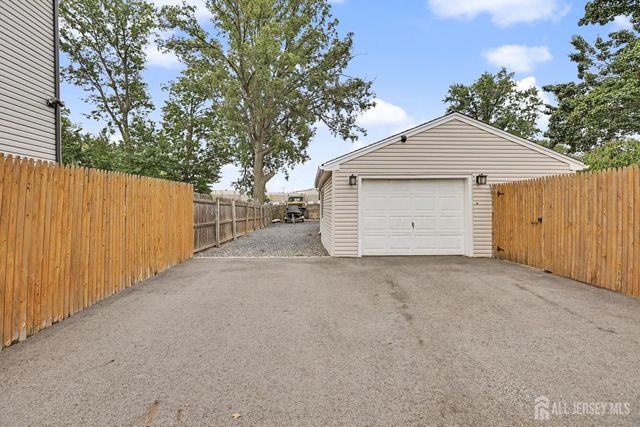 18 Tappen Street, Avenel, NJ 07001