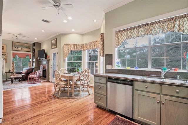 2716 Hillview Green LN, Austin, TX 78703