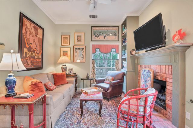 2716 Hillview Green LN, Austin, TX 78703