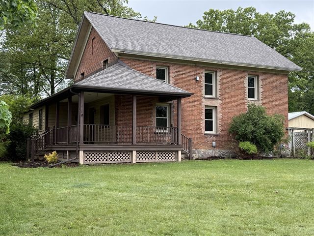 10518 Stadium Drive, Kalamazoo, MI 49009