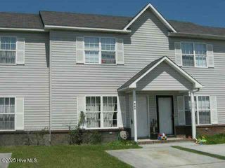 965 W Pueblo Drive, Jacksonville, NC 28546