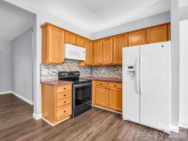 355 Hidden Meadow Drive, Hendersonville, NC 28792