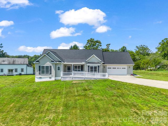 355 Hidden Meadow Drive, Hendersonville, NC 28792