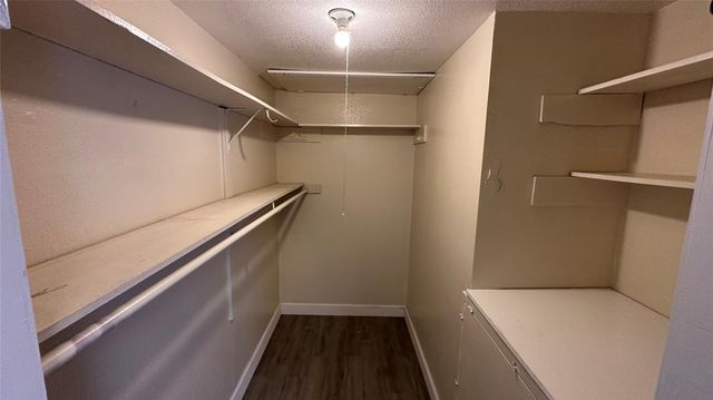 9550 Deering Drive 208, Houston, TX 77036
