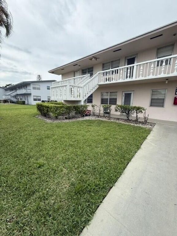 36 Norwich B, West Palm Beach, FL 33417