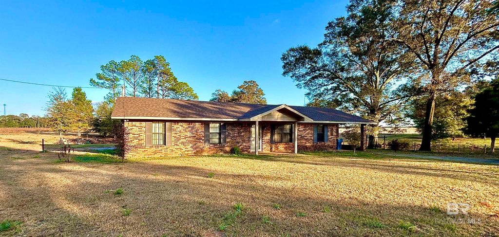 822 Dogwood Road, Brewton, AL 36426